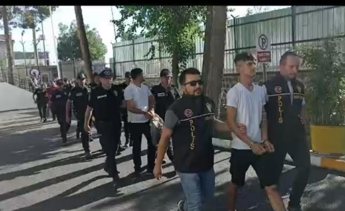 Diyarbakır’da suç makinelerine ‘eksen operasyonu’ ile şafak operasyonu: 15 gözaltı