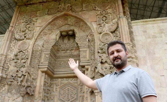 Dünyada eşi benzeri yok, ince işçilikle yenileme çalışmaları sürüyor