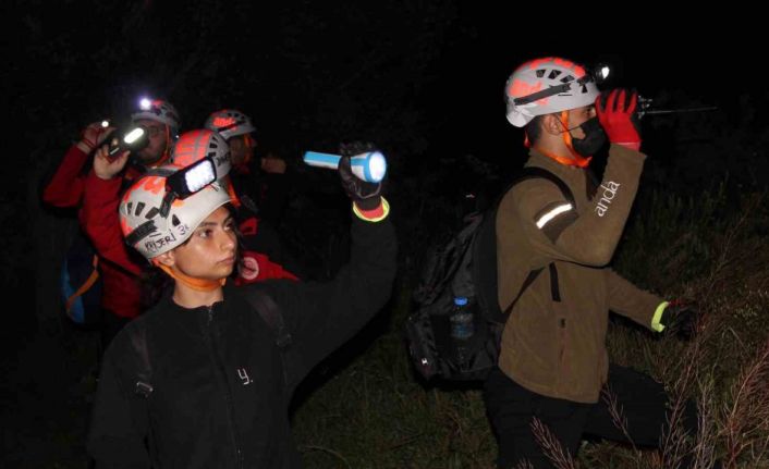 Ekmek almaya giden 8 yaşındaki Eren’den 16 saattir haber alınamıyor