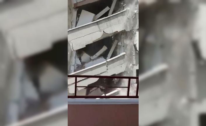 Elazığ’da yıkım makinesinin dokunduğu bina, yerle bir oldu