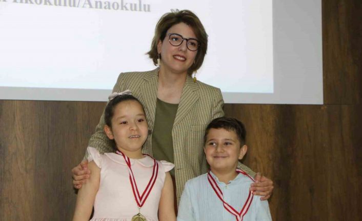 Elazığ’da Zeka ve Yetenek Okulu öğrencileri başarılarıyla ödüllendirildi