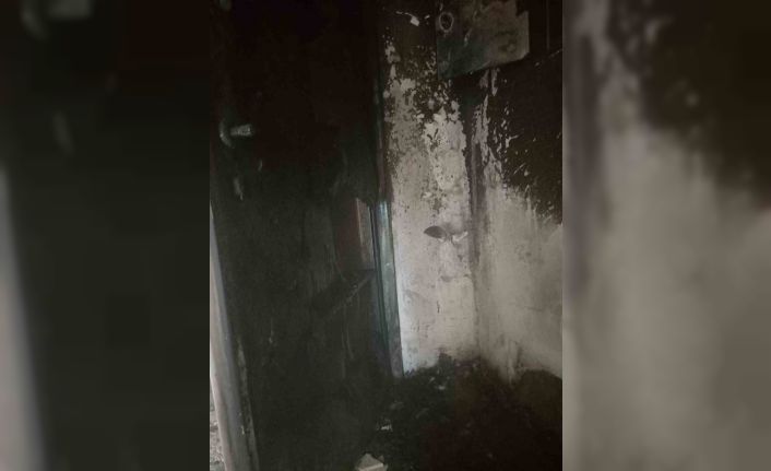 Elektrik panosundan çıkan yangını itfaiye ekipleri söndürdü