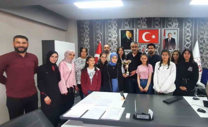 Eleşkirt Gençlik  Spor Halk Oyunları Ekibi Ağrı Şampiyonu oldu