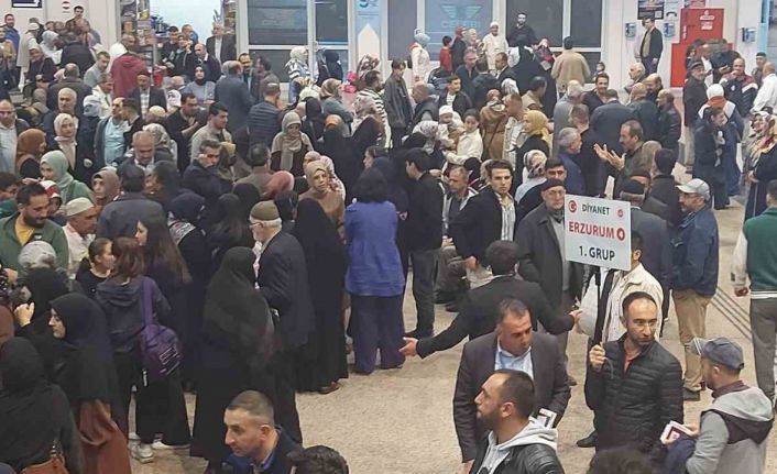 Erzurum’dan hac kafileleri gitmeye devam ediyor