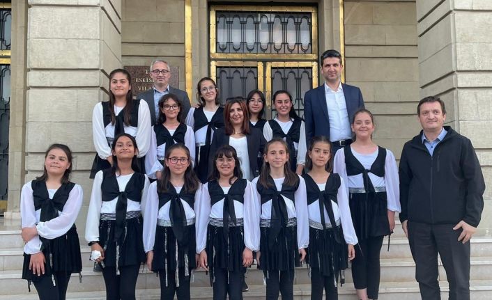 Eskişehir Ticaret Borsası Ortaokulu ,’Geleneksel Halk Oyunları Şenliği’ yarışmasını 3. olarak tamamladı