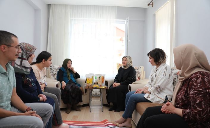 Fatma Çolakbayrakdar, Çölyaklı Aileleri Ziyaret Etti