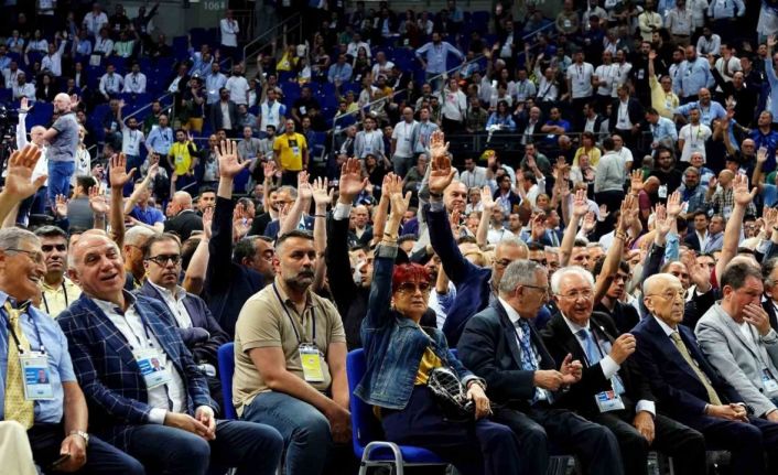 Fenerbahçe yönetimi ibra edildi