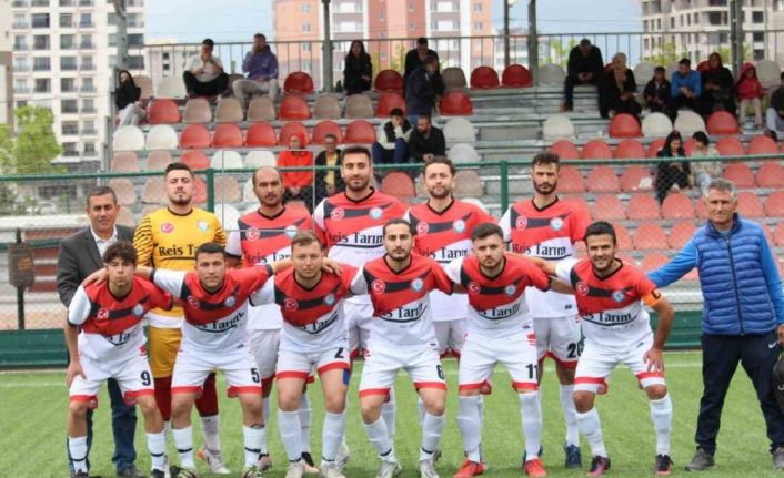 Futbol Disiplin Kurulu’ndan Hüseyin Pekşan’a 20 maç ceza