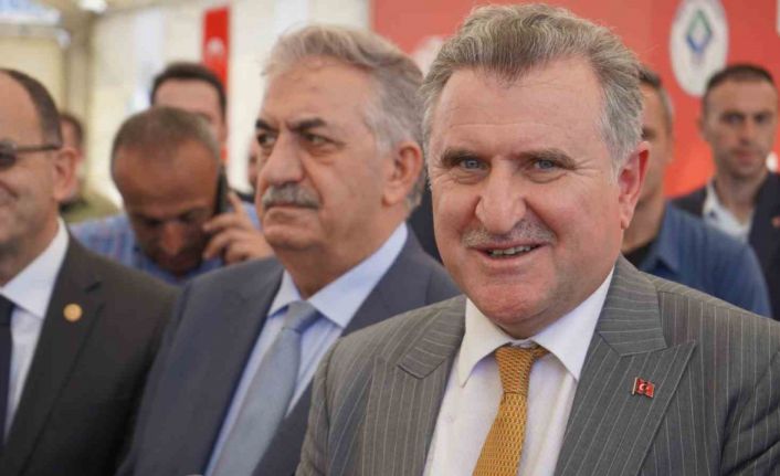 Gençlik ve Spor Bakanı Osman Aşkın Bak Rize’de bayramlaşma törenine katıldı