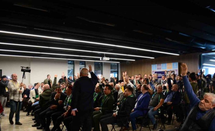 Gergin geçen mali genel kurulda Kocaelispor yönetimi ibra edildi