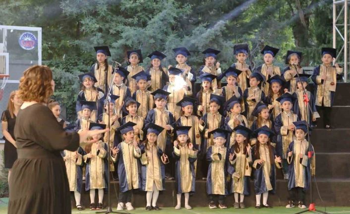 GKV Anaokulu öğrencilerine muhteşem kep töreni