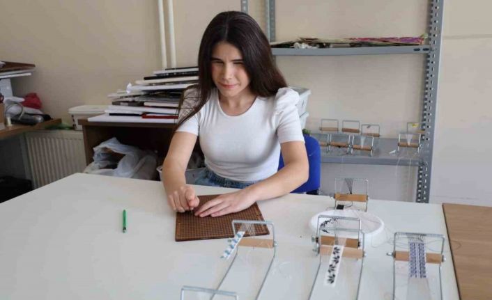 Görme engelli öğrenciden takı tasarımında muhteşem eserler