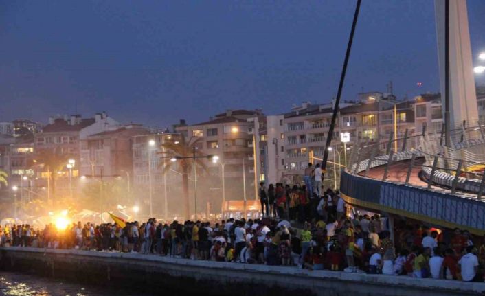 Göztepeli taraftarlar, 98. yılı kutlamaya hazırlanıyor