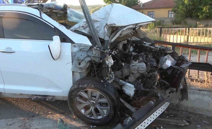 Hurdaya dönen otomobilden yaralı kurtarılan gençten acı haber: Hastanede hayatını kaybetti