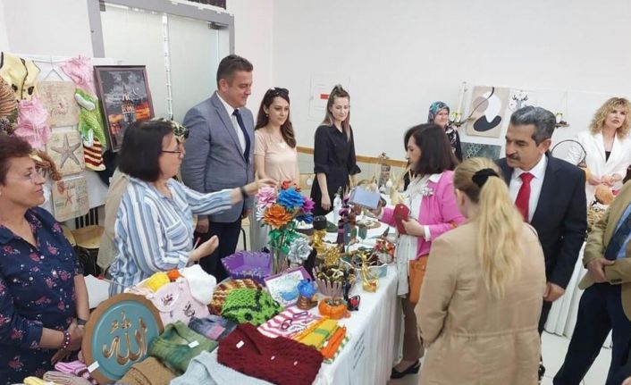 Huzurevi sakinlerinin sergisi göz doldurdu