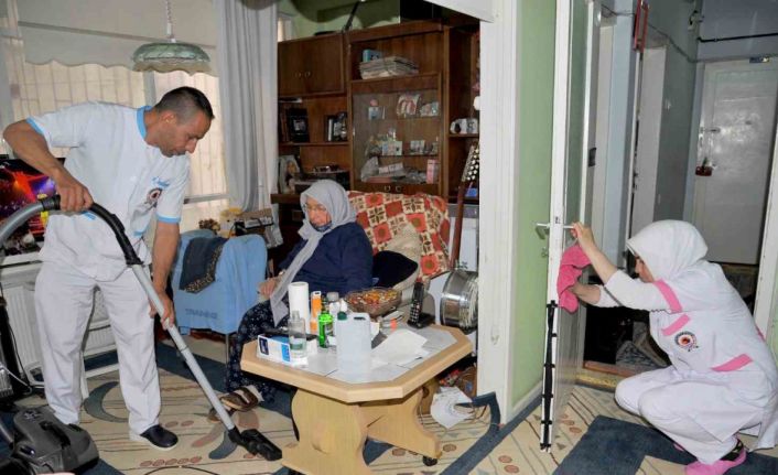 İhtiyaç sahibi vatandaşların evlerine bayram temizliği