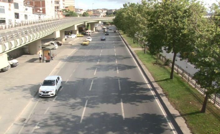 İstanbul’da haftanın ilk günü yollar boş kaldı