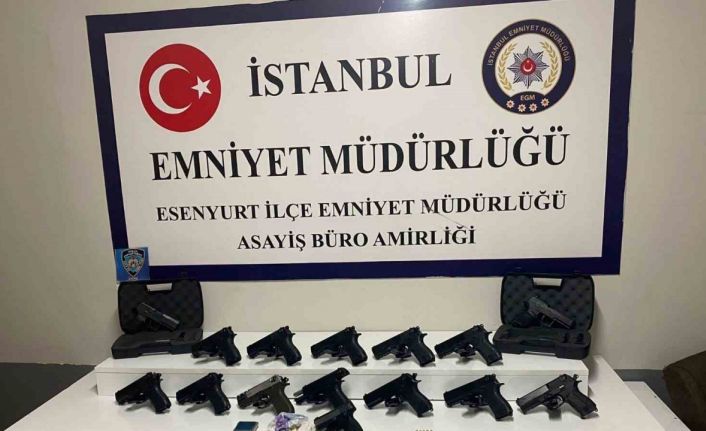 İstiklal Mahallesi’nde mahallelinin “Poşet içerisinde silah taşıyorlar” ihbarında 4 kişi gözaltına alındı