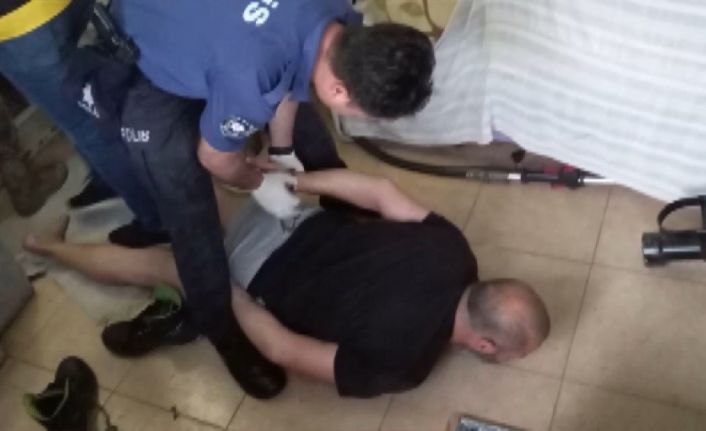 İzmir’de nefes kesen uyuşturucu operasyonu: 45 gözaltı