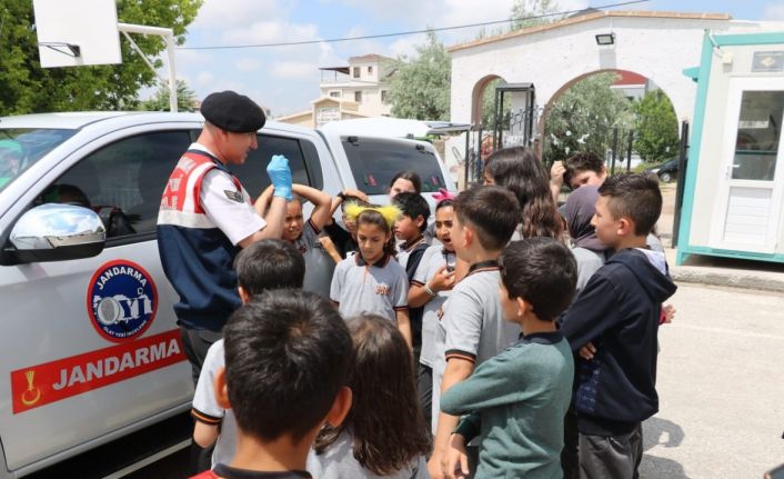 Jandarma 184. kuruluş yıl dönümünde öğrencilerle buluştu