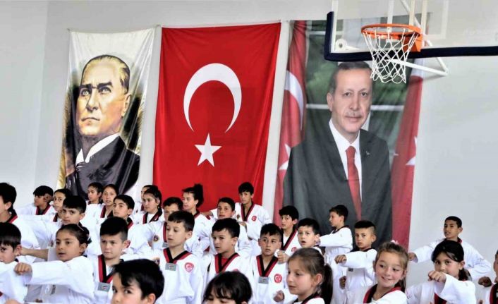 Jandarmadan ilk: Kırsaldaki çocuklar sporla tanıştı