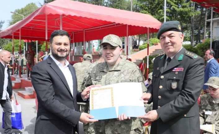 Kağıthane’de engelli bireylere asker kınası yakıldı