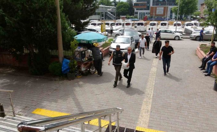 Karabük’te tefecilik operasyonunda 2 şüpheli adliyeye sevk edildi