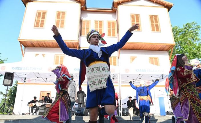 Karesi Atatürk Evi’nde ‘Efeler ve Türküler’ programı düzenlendi