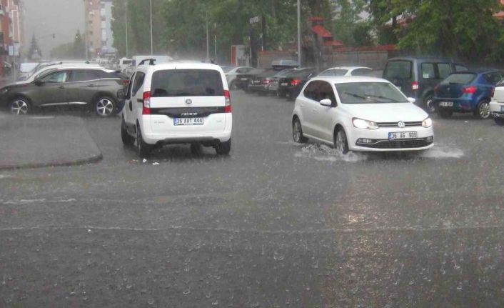 Kars’ta yağmurlu günler devam ediyor