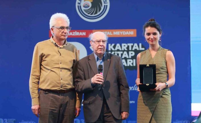 Kartal Kitap Fuarı, ‘7. Vedat Günyol Deneme Ödülleri’ne ev sahipliği yaptı