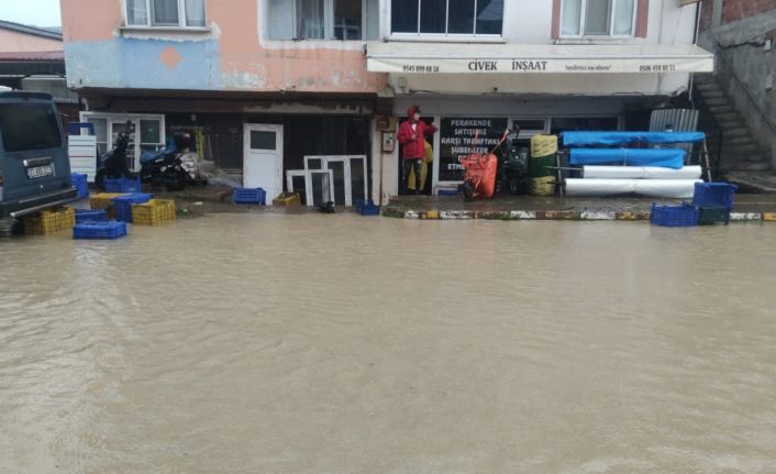 Kastamonu’da kuvvetli sağanak hayatı olumsuz etkiledi