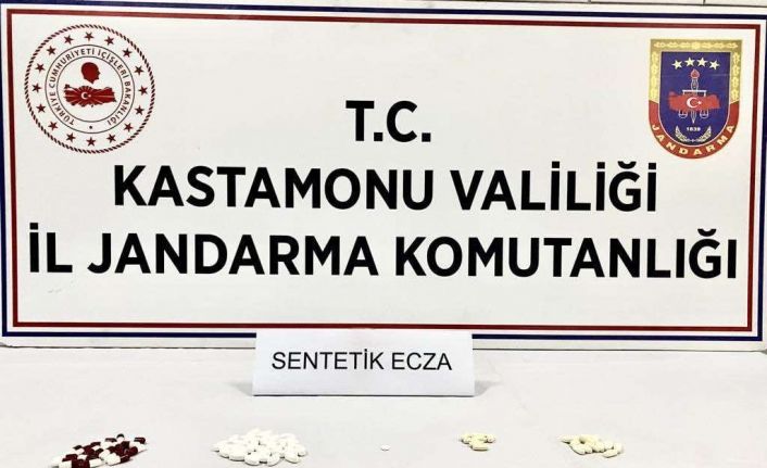 Kastamonu’ya getirdiği uyuşturucu maddeyi piyasa sürmek isteyen iki şahıs gözaltına alındı