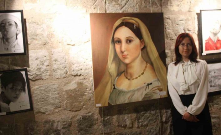 Kayseri Güzel Sanatlar Lisesi Öğrencileri Eserlerini Sergiledi