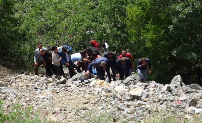 Kaza 20 saat sonra fark edildi:2 kişi öldü 1 kişi ağır yaralandı