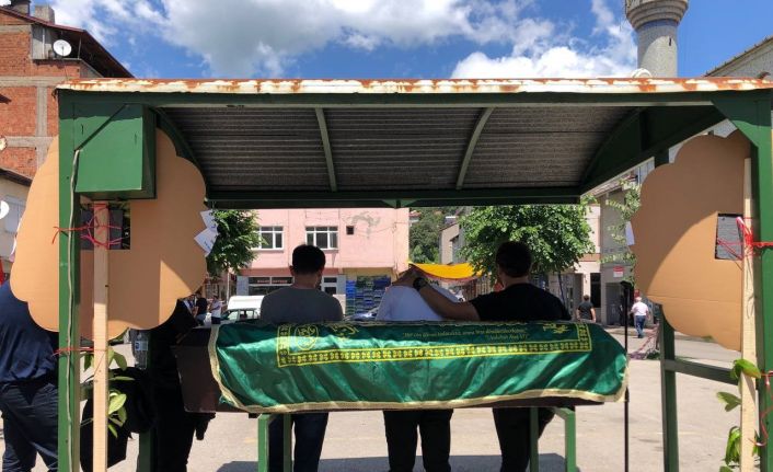 Kazada ölen kişi toprağa verildi