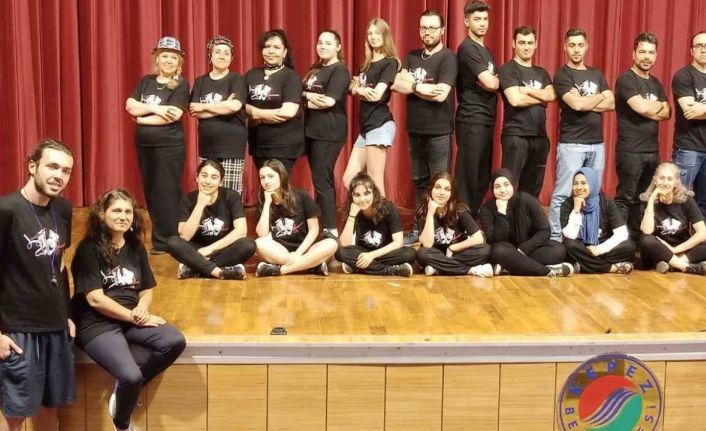 KBT Atölyesi kursiyerlerinden tiyatro gösterisi