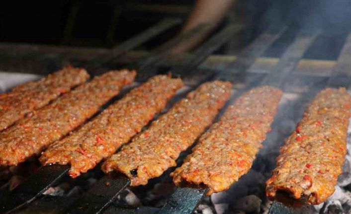 Kebabın başkentinde kebapçılar uyardı: "İyi yanmayan kömür kansere neden olur"