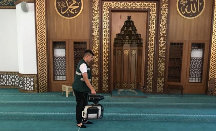 Keçiören’deki camilerde bayram temizliği