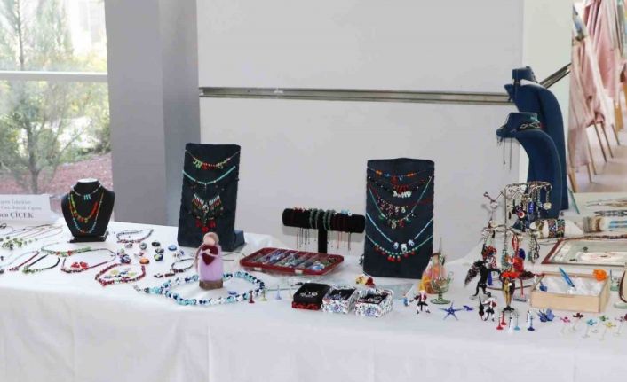 Kırşehir’de Halk Eğitim Merkezi kursiyerlerinin bir yıllık emeği sergilendi