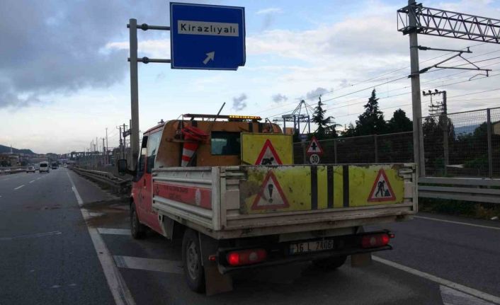 Kontrolden çıkan otomobil bariyere çarptı: 4 yaralı