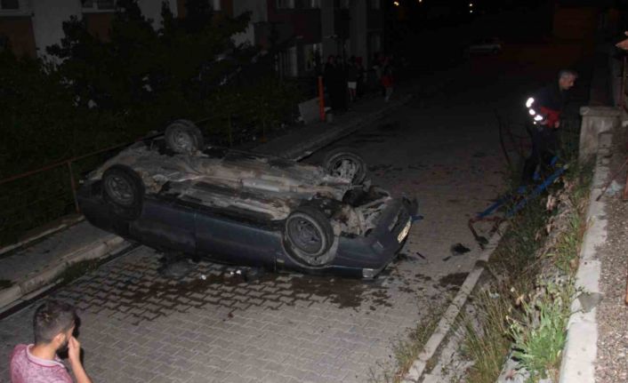 Kontrolden çıkan otomobil devrildi: 3 Yaralı