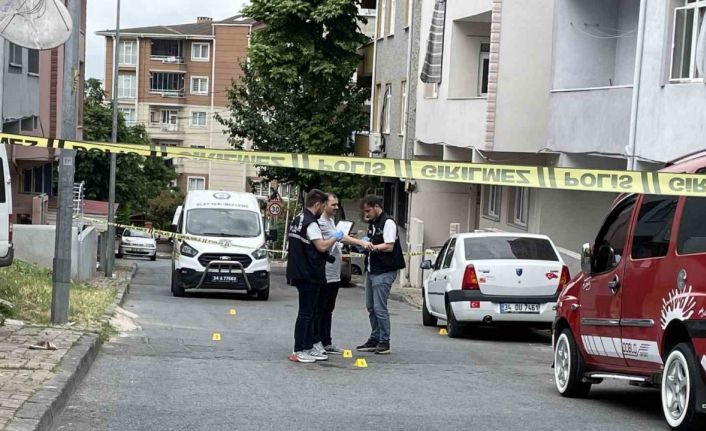 Küçükçekmece’de  tartıştığı abisi ve yengesini kurşun yağmuruna tutup kaçtı