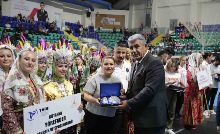 Kulüpler Arası Halk Oyunları Kütahya İl Yarışmaları renkli görüntülere sahne oldu