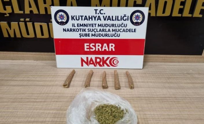 Kütahya’da iki şahsın üzerinde uyuşturucu ele geçirildi