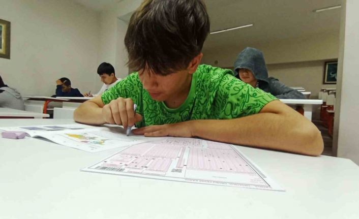 LGS sınavı öncesi anne babalara öğrencilere kaygıyı aşılamadan sınava gönderin tavsiyesi