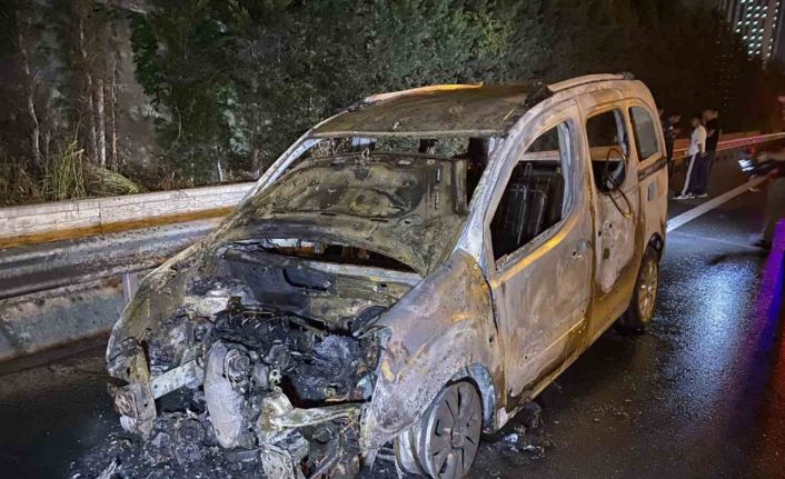 Mahmutbey İstoç önünde peş peşe karşılıklı trafik kazası: 3 ağır yaralı