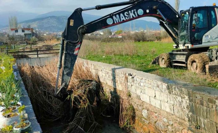 MASKİ, dere temizliklerine ara vermiyor
