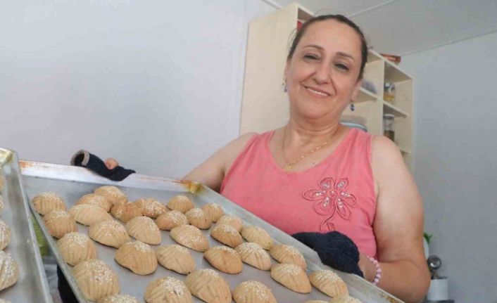 Memleketine hasret kalan Hataylılara, bayramların vazgeçilmezi kömbe kargo ile ulaşıyor