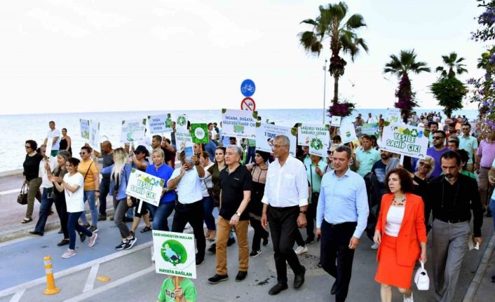 Mersinliler temiz bir çevre için yürüdü