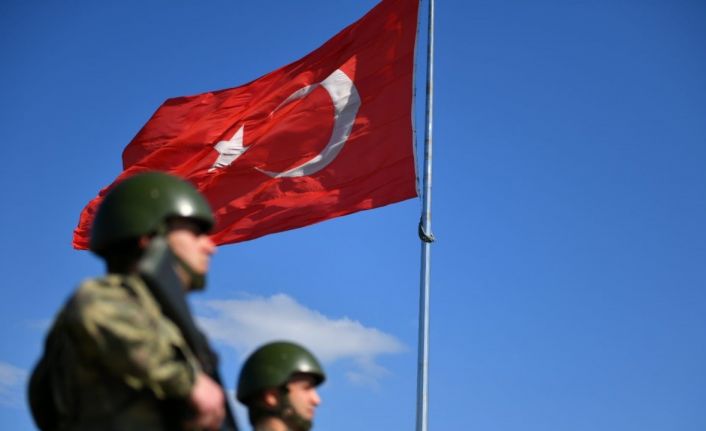 MSB: “Ülkemize yasa dışı yollarla geçmeye çalışan 12 kişi Hudut Kartallarımız tarafından yakalandı”